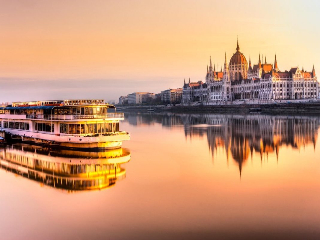 MOVIS-Private-Tours_Budapest-parliament-at-sunrise-Hungary-1200x801