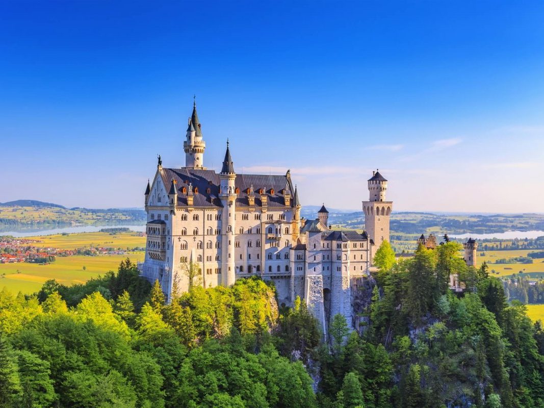 MOVIS-Private-Tours_Neuschwanstein-Castle-Fussen-Bavaria-Germany-1200x800
